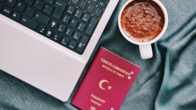 düşük bütçeyle seyahat etmenin 15 yolu konusunu açıklayan görsel