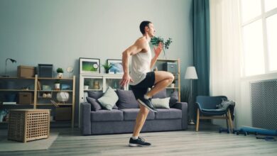 evde spor yaparak kilo vermenin en etkili yolları konusunu açıklayan görsel