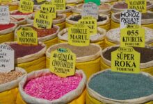 kıvırcık saç bakımı nasıl yapılır? konusunu açıklayan görsel